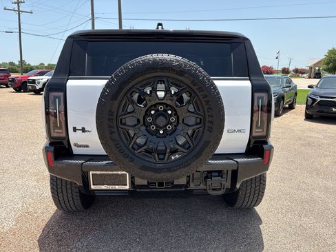 New 2026 GMC Hummer EV SUV w/ LPO, Dark Essentials Package AWD/4WD image 5