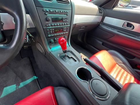 Used 2002 Ford Thunderbird image 13