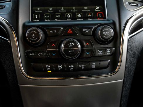 Used 2018 Jeep Grand Cherokee Trailhawk w/ Trailhawk Luxury Group image 24