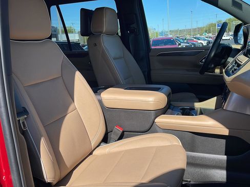 Used 2024 Chevrolet Tahoe Premier AWD/4WD image 28