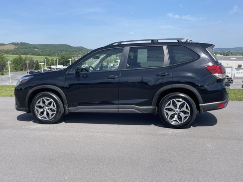 Certified 2023 Subaru Forester Premium AWD/4WD image 8