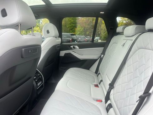 Used 2023 BMW X5 xDrive40i w/ M Sport Package image 25