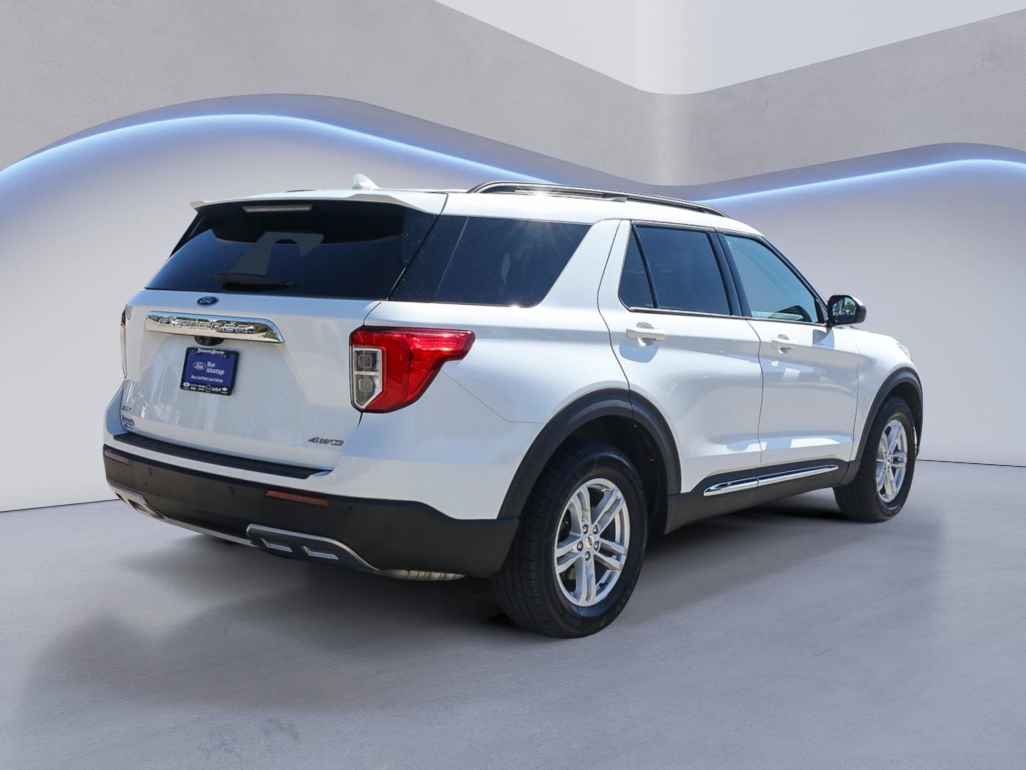Certified 2023 Ford Explorer XLT w/ Equipment Group 202A AWD/4WD image 8
