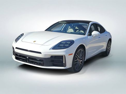 Used 2025 Porsche Panamera 4 image 1