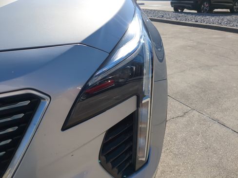 Used 2020 Cadillac XT4 Premium Luxury w/ Cold Weather Package image 9