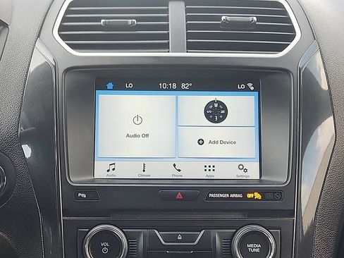 Used 2017 Ford Explorer XLT w/ Equipment Group 202A AWD/4WD image 16