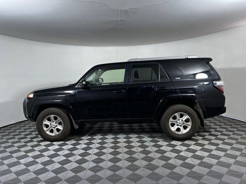 Used 2015 Toyota 4Runner SR5 AWD/4WD image 8