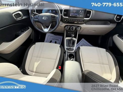 Used 2024 Hyundai Venue SEL FWD image 10