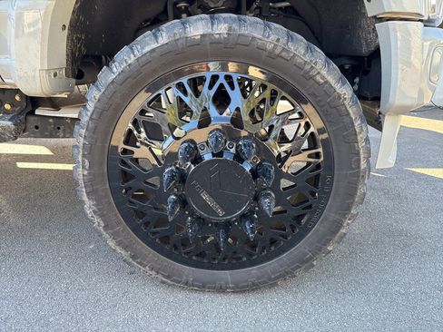 Used 2025 Ford F450 Lariat w/ FX4 Off-Road Package image 9