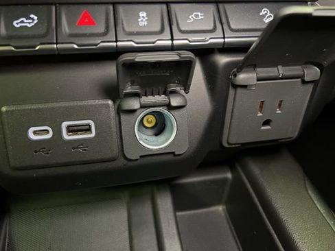 Used 2022 Chevrolet Silverado 3500 High Country w/ Z71 Off-Road Package image 38