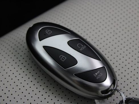 Used 2024 Hyundai Santa Fe Limited image 30