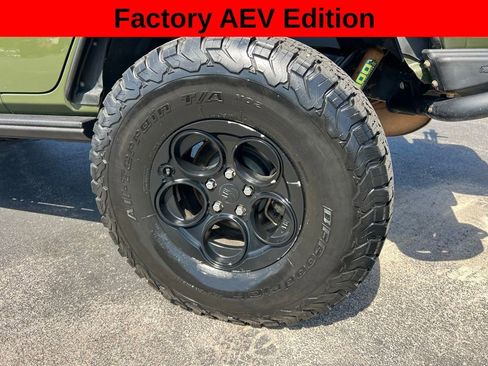 Used 2021 Jeep Wrangler Unlimited Rubicon AWD/4WD image 10