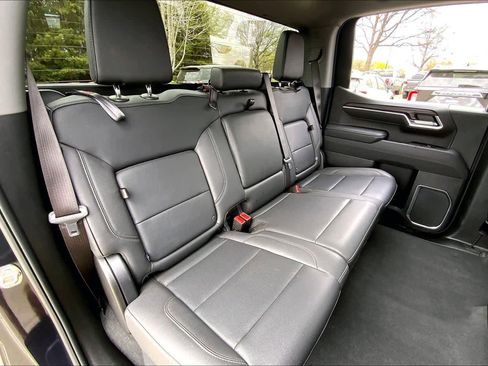 Used 2025 GMC Sierra 1500 SLT image 19