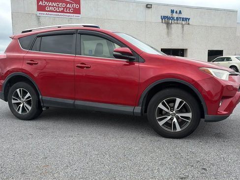 Used 2016 Toyota RAV4 XLE AWD/4WD image 4