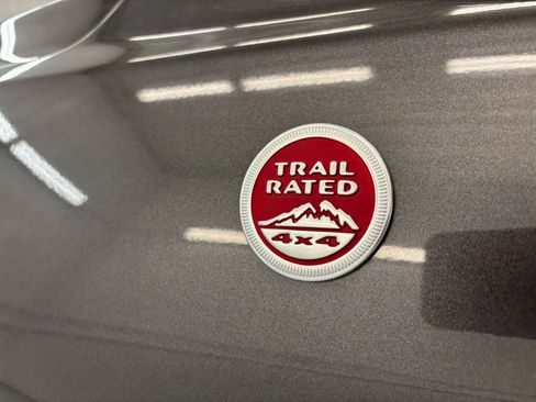 Used 2019 Jeep Compass Trailhawk w/ Cold Weather Group AWD/4WD image 52