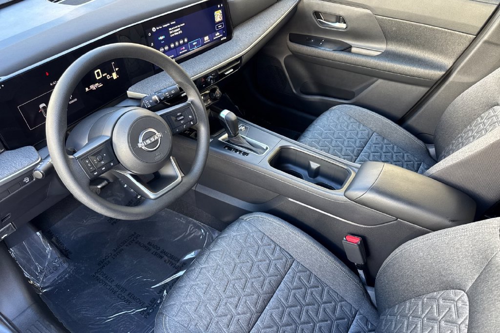 Used 2026 Nissan Kicks SV FWD image 9