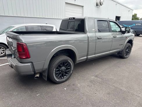 Used 2026 RAM 2500 Limited AWD/4WD image 3