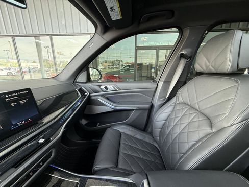 Used 2024 BMW X5 xDrive40i w/ M Sport Package AWD/4WD image 28