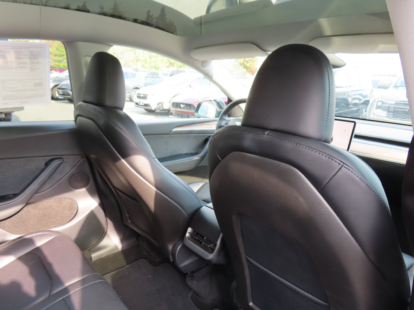 Used 2024 Tesla Model Y 2WD image 29