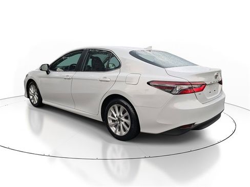 Used 2024 Toyota Camry LE image 4