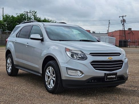 Used 2017 Chevrolet Equinox LT w/ Convenience Package image 3