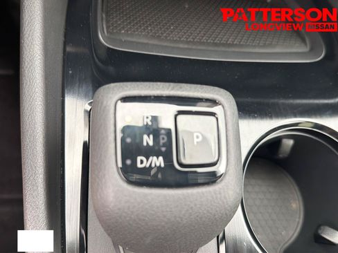 Used 2025 Nissan Rogue SV FWD image 14