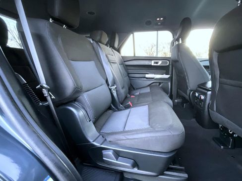Used 2023 Ford Explorer XLT image 19