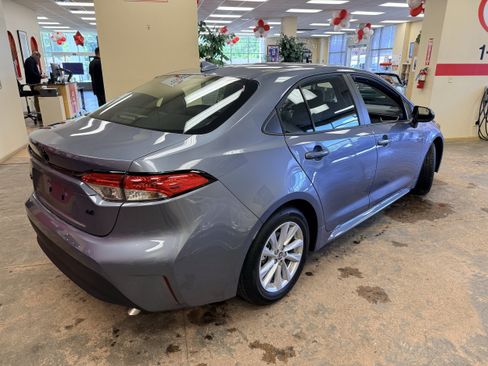 Used 2026 Toyota Corolla LE w/ LE Premium Package FWD image 12