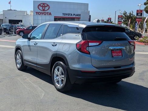 Used 2024 GMC Terrain SLE image 11