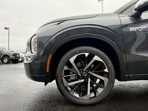 Used 2025 Mitsubishi Outlander SEL image 33