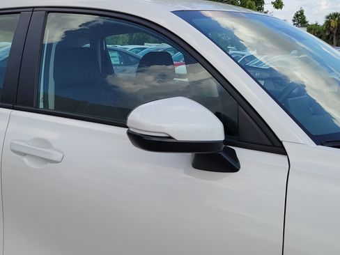 Used 2024 Honda HR-V LX image 8