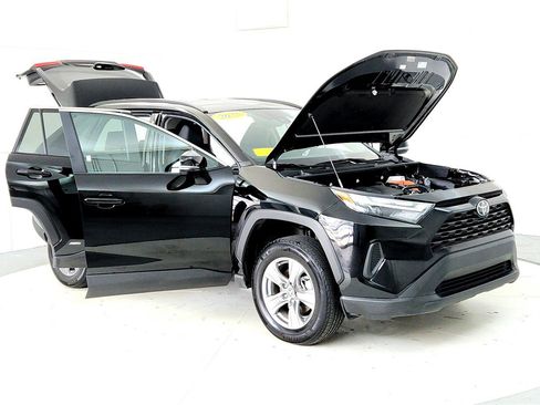 Certified 2025 Toyota RAV4 XLE AWD/4WD image 12