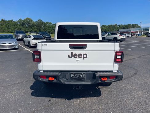 Used 2024 Jeep Gladiator Mojave AWD/4WD image 15