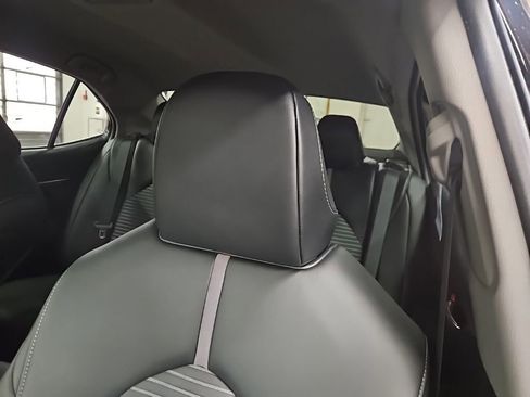 Used 2023 Toyota Camry SE image 12