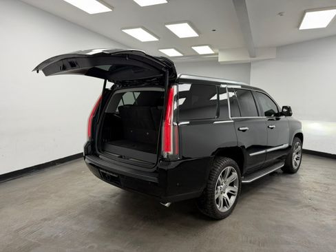 Used 2017 Cadillac Escalade Luxury AWD/4WD image 69