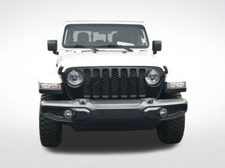 Used 2021 Jeep Gladiator Sport video 2