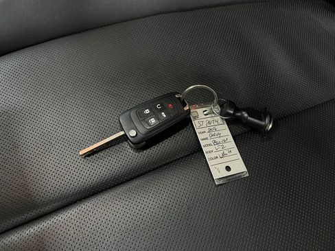 Used 2016 Chevrolet Equinox LTZ w/ Enhanced Convenience Package image 38