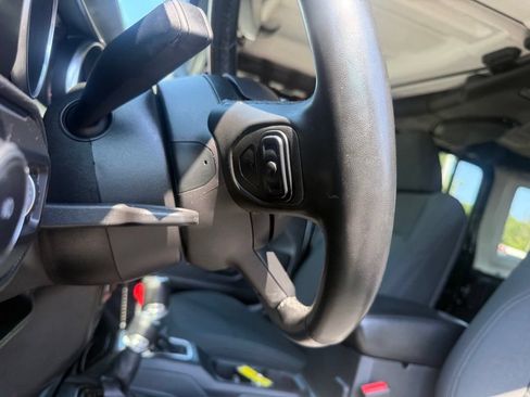 Used 2022 Jeep Wrangler Unlimited Sport AWD/4WD image 18
