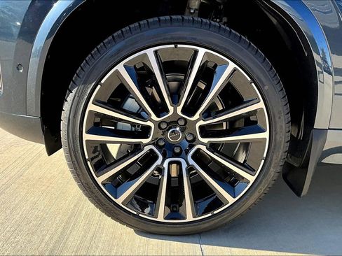 New 2026 Volvo XC90 B6 Ultra w/ Lounge Package image 25