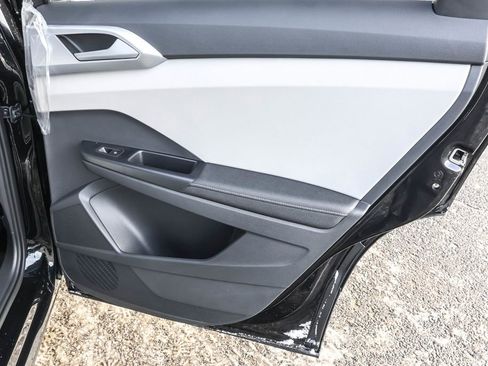 New 2026 Volkswagen Taos SE AWD/4WD image 36