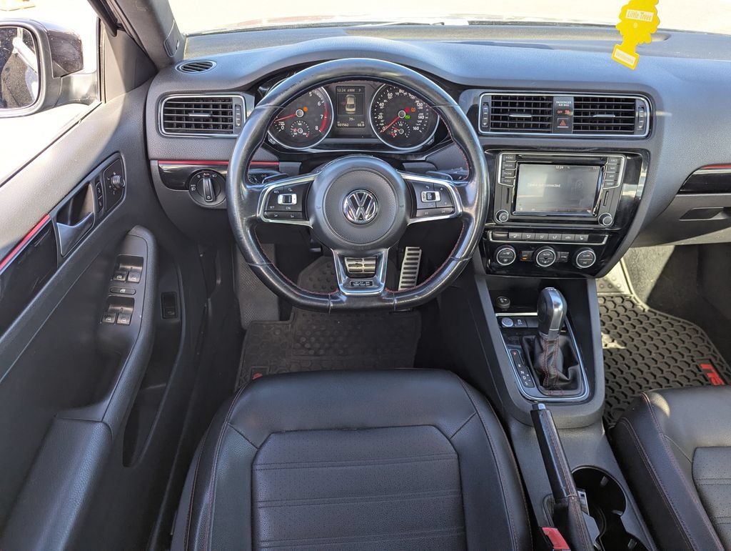 Used 2018 Volkswagen Jetta GLI FWD image 29