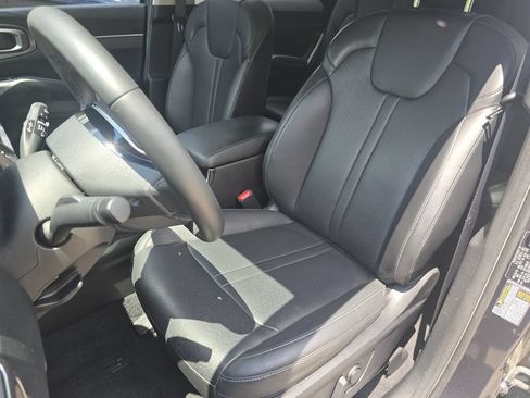 Used 2023 Kia Sorento S FWD image 23
