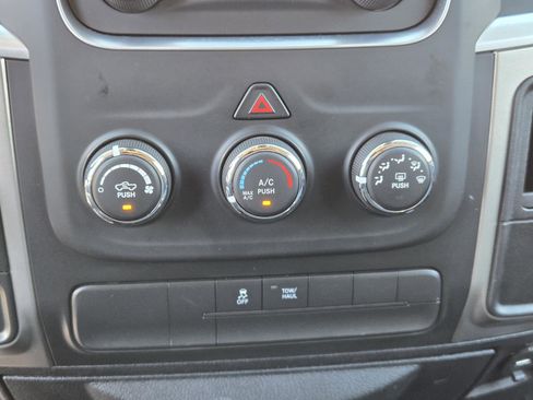 Certified 2017 RAM 1500 Classic SLT image 12