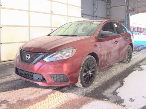 Used 2019 Nissan Sentra SV image 1