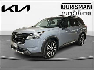 Used 2023 Nissan Pathfinder Platinum video 2