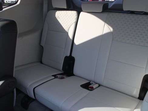 Used 2025 GMC Acadia Denali w/ Super Cruise Package image 37