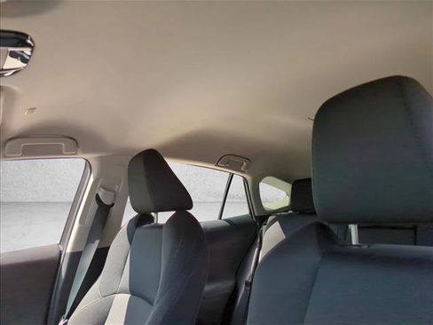 Used 2023 Toyota Venza LE image 13