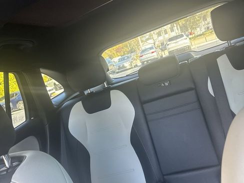 Used 2021 Mercedes-Benz GLA 35 AMG 4MATIC image 22