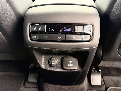 Used 2025 Hyundai Palisade SEL FWD image 26