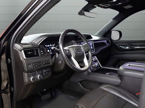 Used 2021 GMC Yukon XL Denali w/ Denali Premium Package AWD/4WD image 41